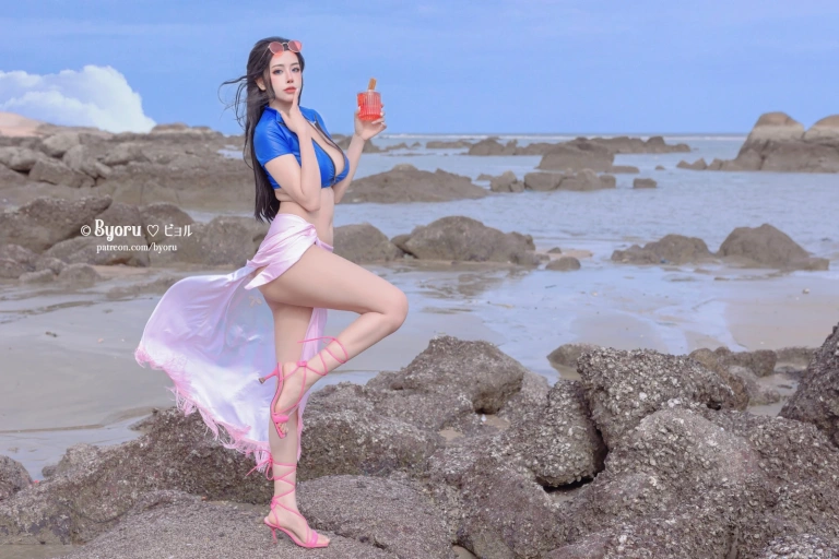 Byoru《Nico Robin》写真图集 30P｜在线预览与图包下载