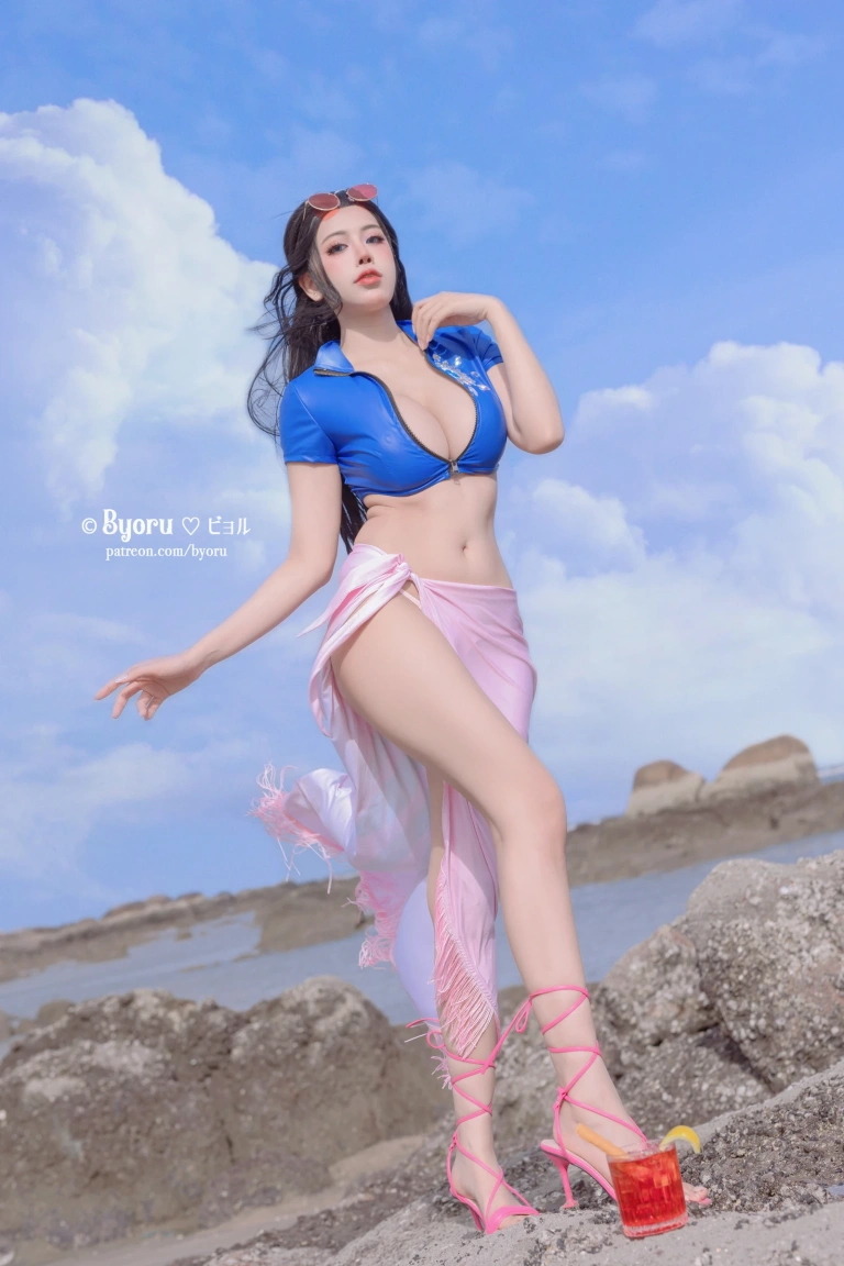 Byoru《Nico Robin》写真图集 30P｜在线预览与图包下载