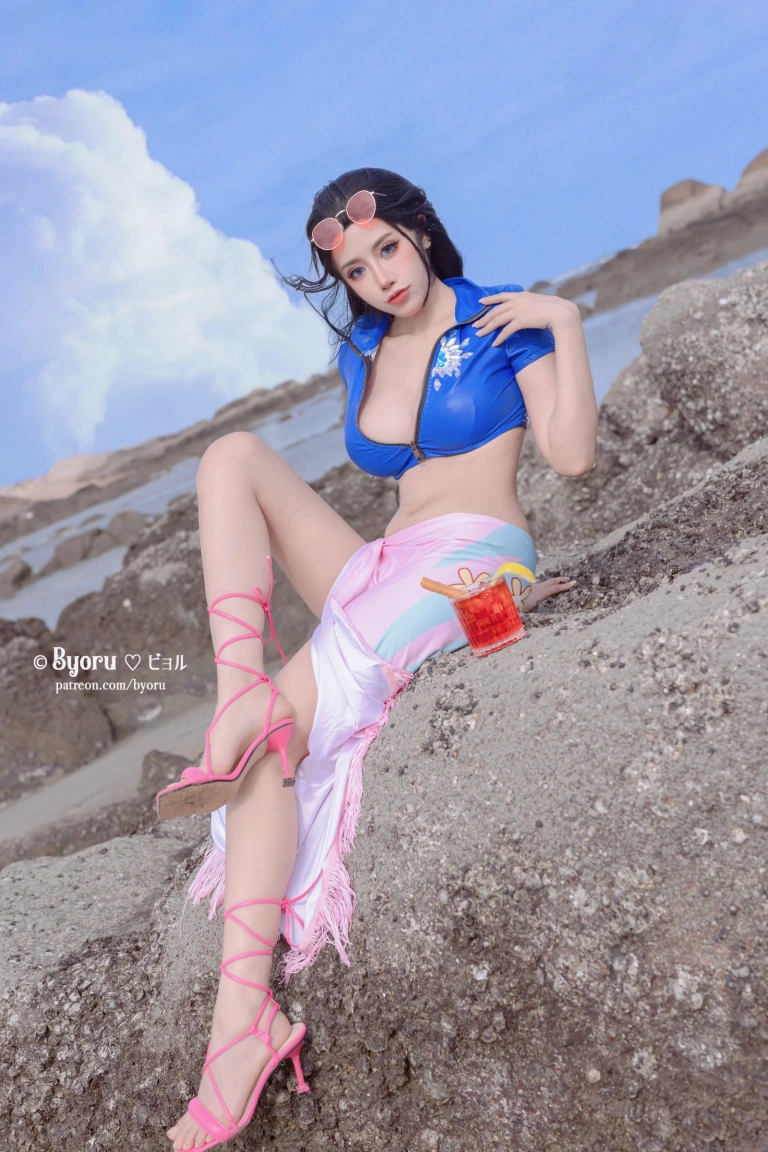 Byoru《Nico Robin》写真图集 30P｜在线预览与图包下载