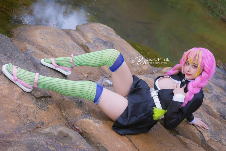 Byoru《Mitsuri Kanroji Outdoor》写真图集 25P｜在线预览与图包下载