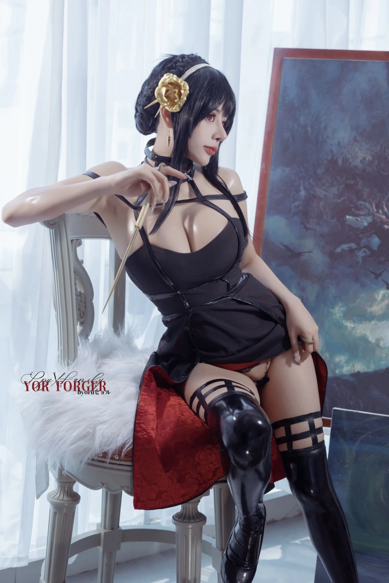 Byoru《Yor thorn princess》写真图集 48P+8V｜在线预览与图包下载