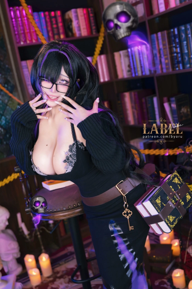 Byoru《Label – NIKKE》写真图集 73P+26V｜在线预览与图包下载