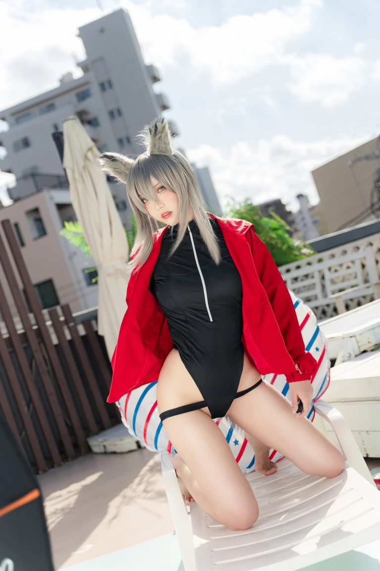 切切celia《明日方舟 红》写真图集 28P+1V｜在线预览与图包下载