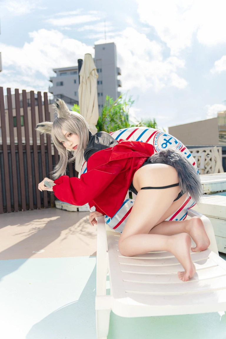 切切celia《明日方舟 红》写真图集 28P+1V｜在线预览与图包下载