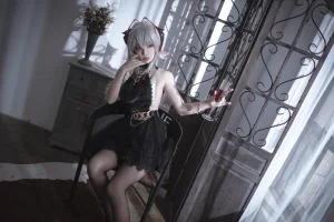 切切celia《明日方舟 W 礼服》写真图集 20P｜在线预览与图包下载