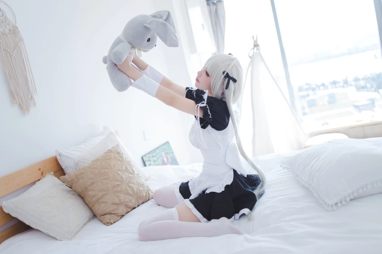 coser衣衣《穹妹女仆》写真图集 28P｜在线预览与图包下载
