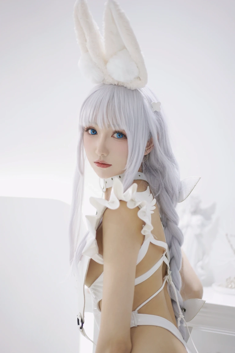 coser衣衣《恶毒兔女郎》写真图集 39P+4V｜在线预览与图包下载