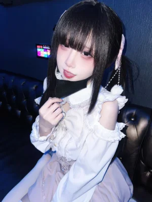 纸悦Etsu_ko《与地雷系女子的ktv约会》写真图集 44P｜在线预览与图包下载