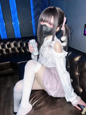 纸悦Etsu_ko《与地雷系女子的ktv约会》写真图集 44P｜在线预览与图包下载