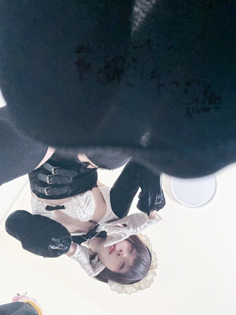 纸悦Etsu_ko《叛逆女仆》写真图集 36P｜在线预览与图包下载