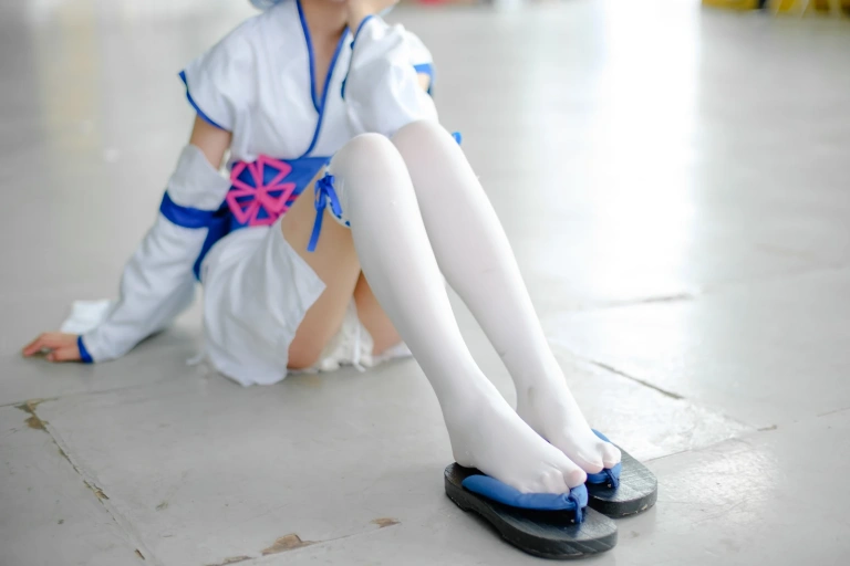 森萝财团《FREE-002》写真图集 15P｜在线预览与图包下载