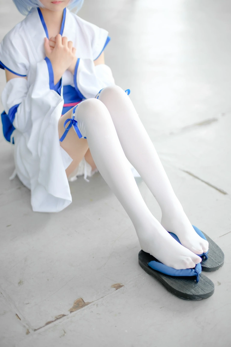 森萝财团《FREE-002》写真图集 15P｜在线预览与图包下载