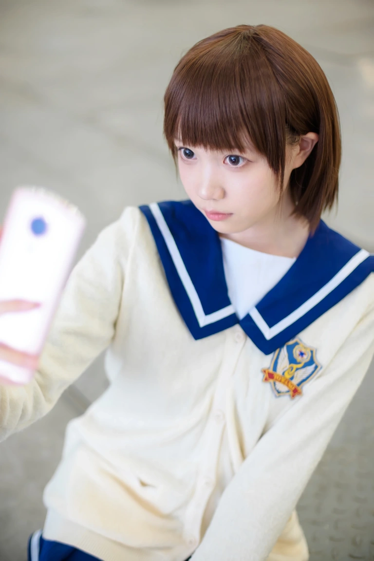森萝财团《FREE-004》写真图集 24P｜在线预览与图包下载