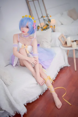 花柒Hana《蕾姆CLEAR DRESS》写真图集 15P｜在线预览与图包下载