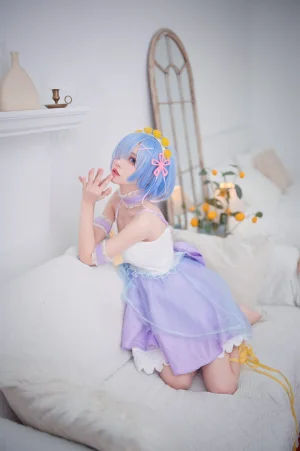 花柒Hana《蕾姆CLEAR DRESS》写真图集 15P｜在线预览与图包下载