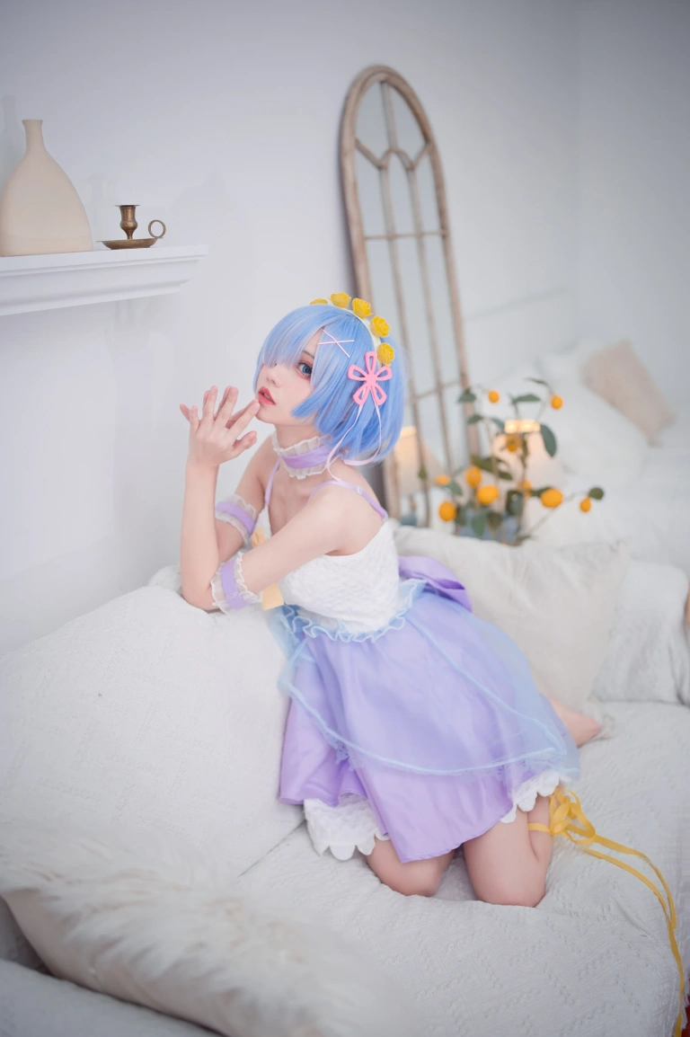 花柒Hana《蕾姆CLEAR DRESS》写真图集 15P｜在线预览与图包下载