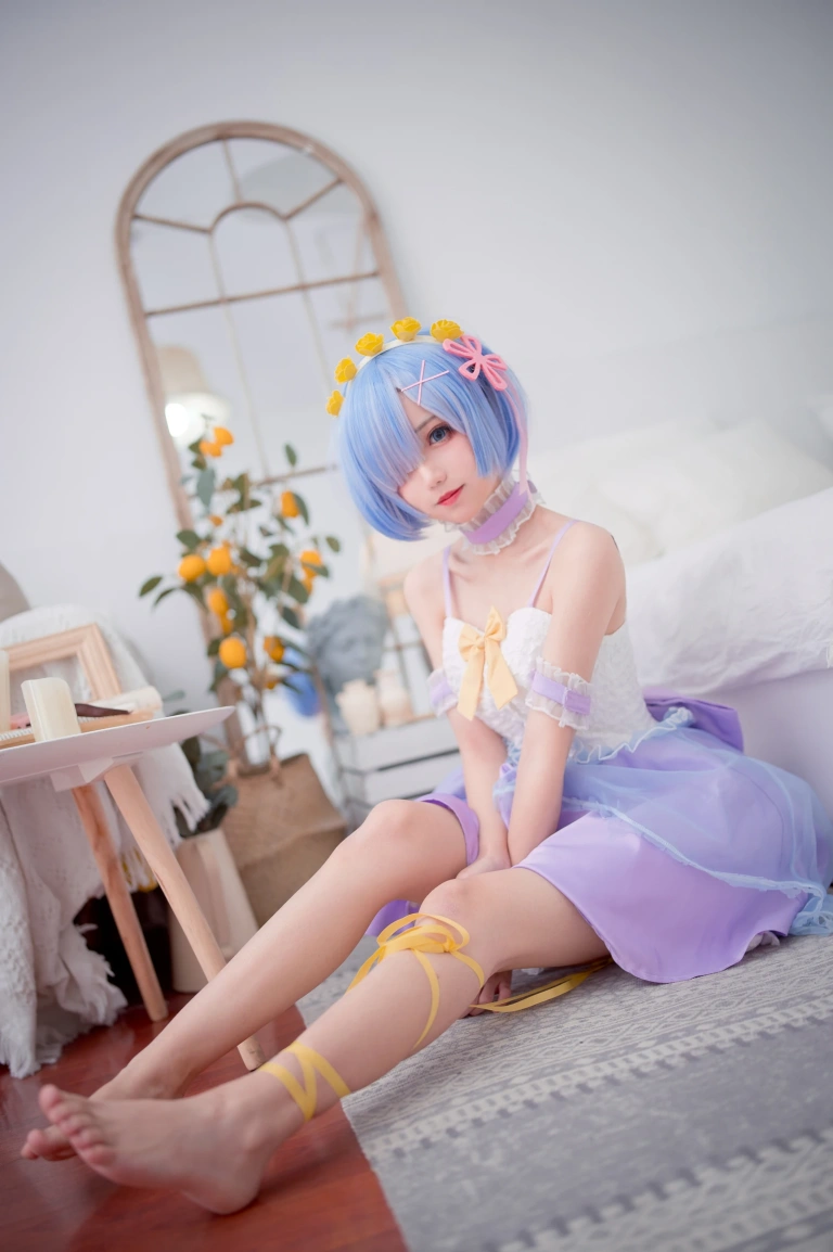 花柒Hana《蕾姆CLEAR DRESS》写真图集 15P｜在线预览与图包下载