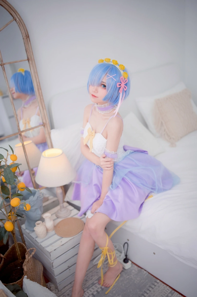 花柒Hana《蕾姆CLEAR DRESS》写真图集 15P｜在线预览与图包下载