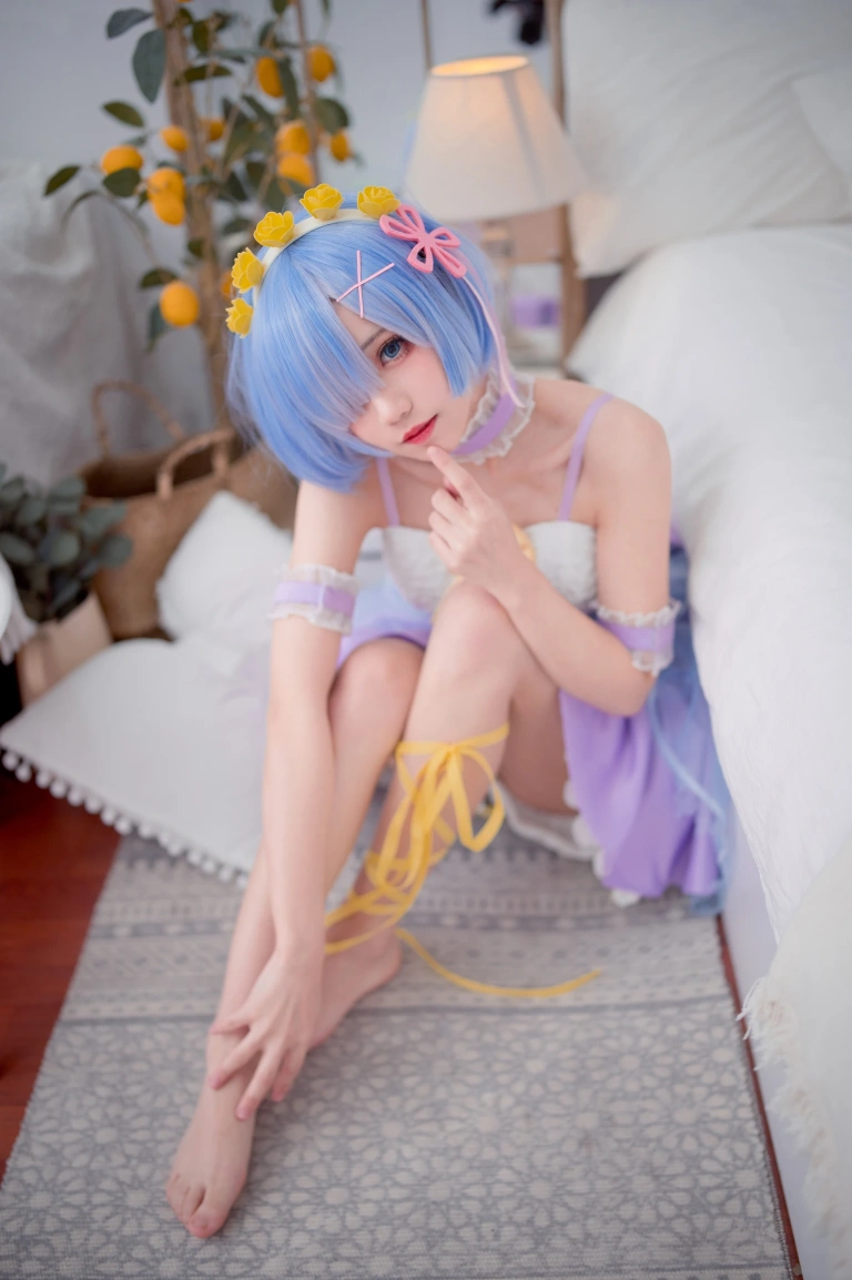 花柒Hana《蕾姆CLEAR DRESS》写真图集 15P｜在线预览与图包下载