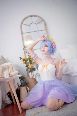 花柒Hana《蕾姆CLEAR DRESS》写真图集 15P｜在线预览与图包下载