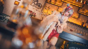 花柒Hana《明日方舟 守夜冠军 W》写真图集 9P｜在线预览与图包下载