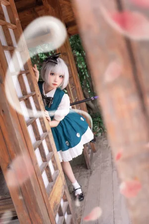 花柒Hana《魂魄妖梦cos夏版》写真图集 15P｜在线预览与图包下载