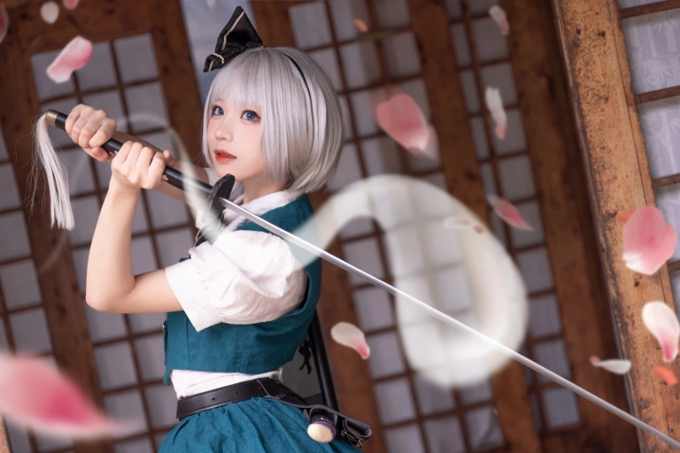 花柒Hana《魂魄妖梦cos夏版》写真图集 15P｜在线预览与图包下载