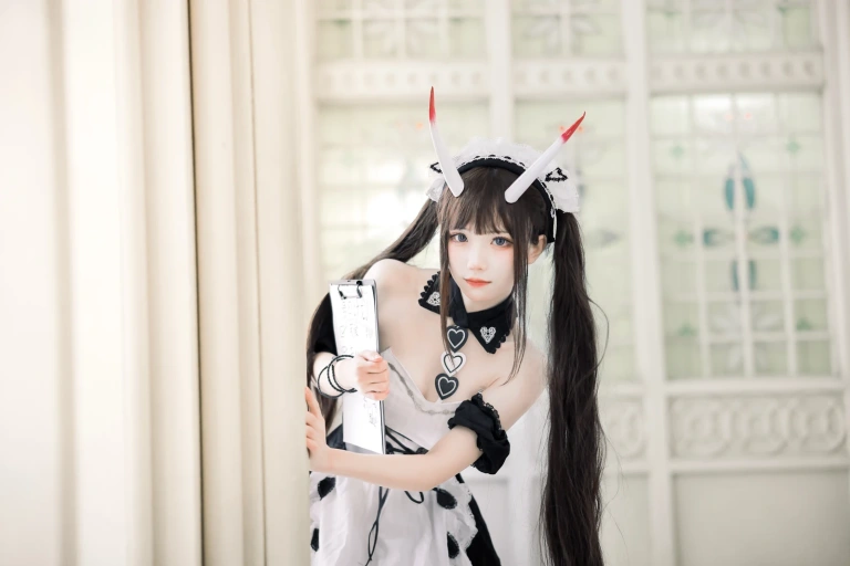 花柒Hana《能代女仆》写真图集 21P｜在线预览与图包下载