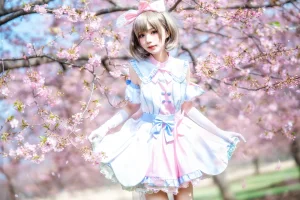 花柒Hana《唐可可打歌服》写真图集 9P｜在线预览与图包下载