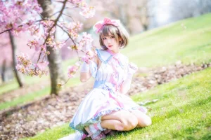 花柒Hana《唐可可打歌服》写真图集 9P｜在线预览与图包下载