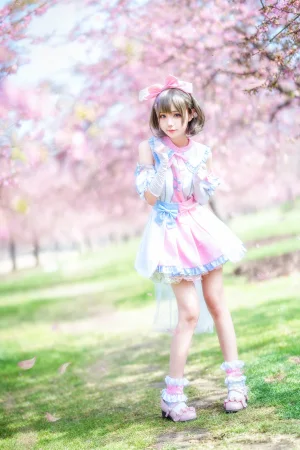 花柒Hana《唐可可打歌服》写真图集 9P｜在线预览与图包下载