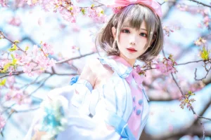 花柒Hana《唐可可打歌服》写真图集 9P｜在线预览与图包下载