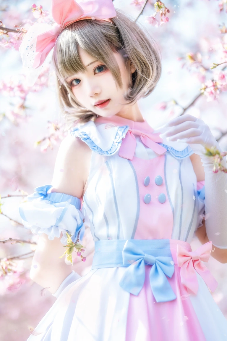 花柒Hana《唐可可打歌服》写真图集 9P｜在线预览与图包下载