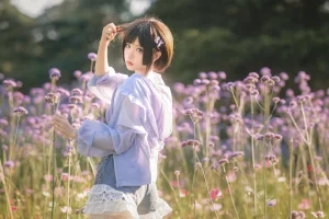 花柒Hana《马鞭草》写真图集 15P｜在线预览与图包下载