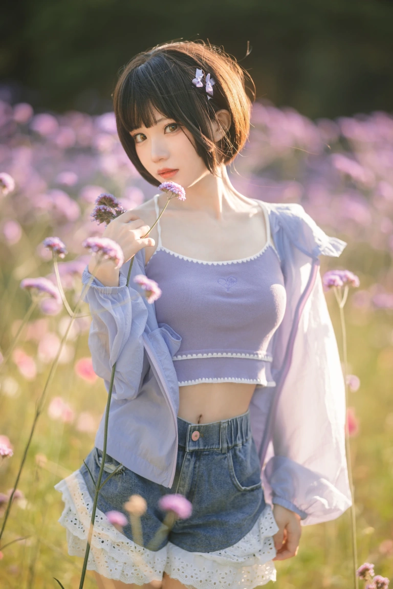 花柒Hana《马鞭草》写真图集 15P｜在线预览与图包下载