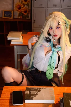 叉烧hibiki《鸣潮 琳奈》写真图集 137P+7V｜在线预览与图包下载