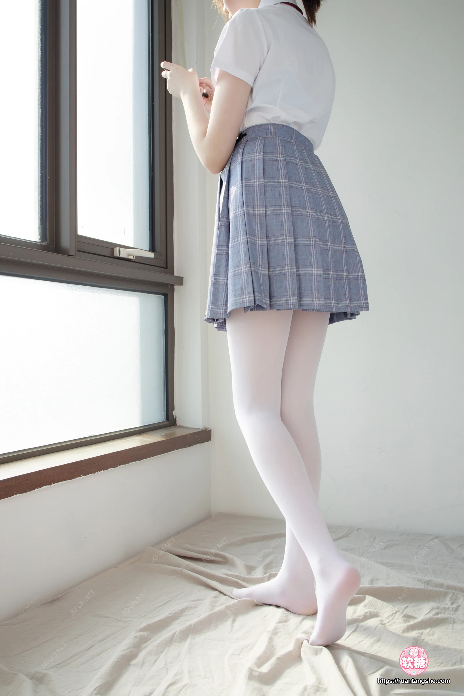 森萝财团 JKFUN-002 《踩蛋糕》 Aika
