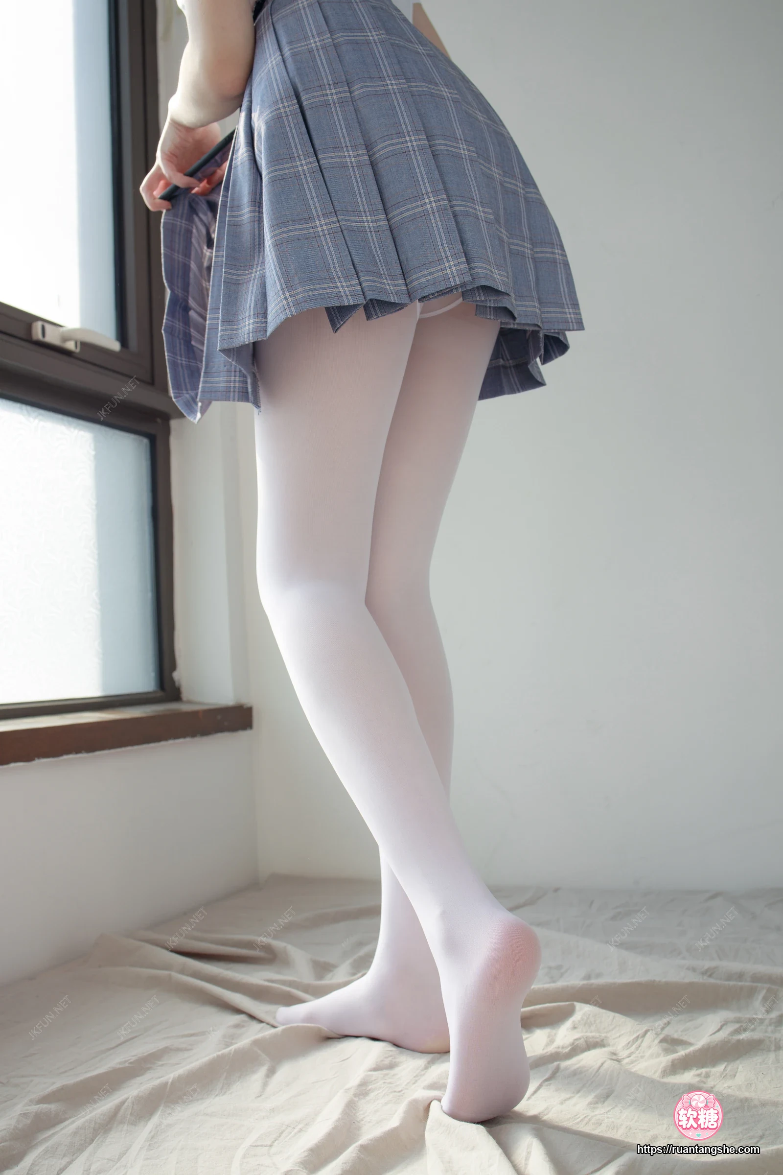 森萝财团 JKFUN-002 《踩蛋糕》 Aika