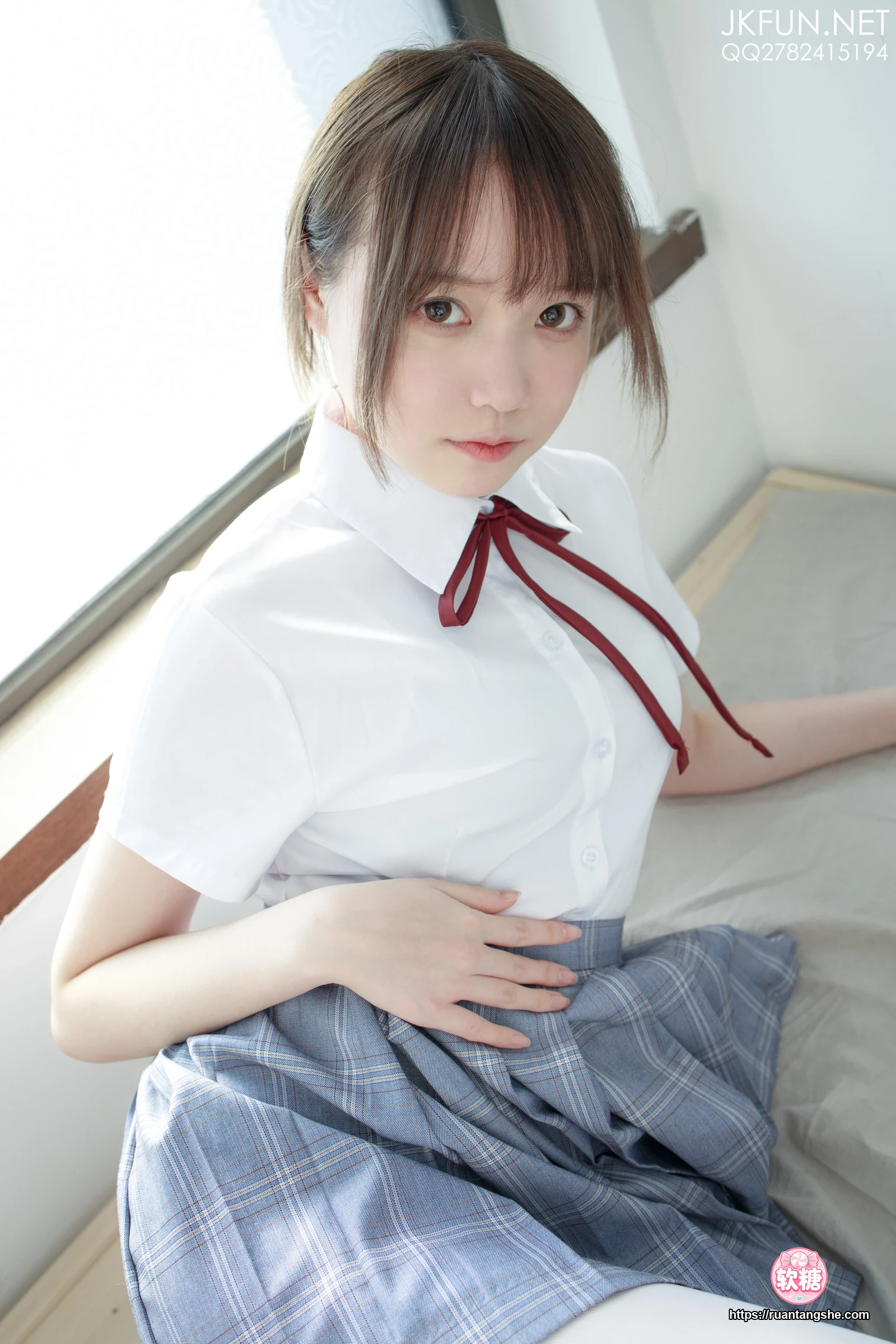 森萝财团 JKFUN-002 《踩蛋糕》 Aika