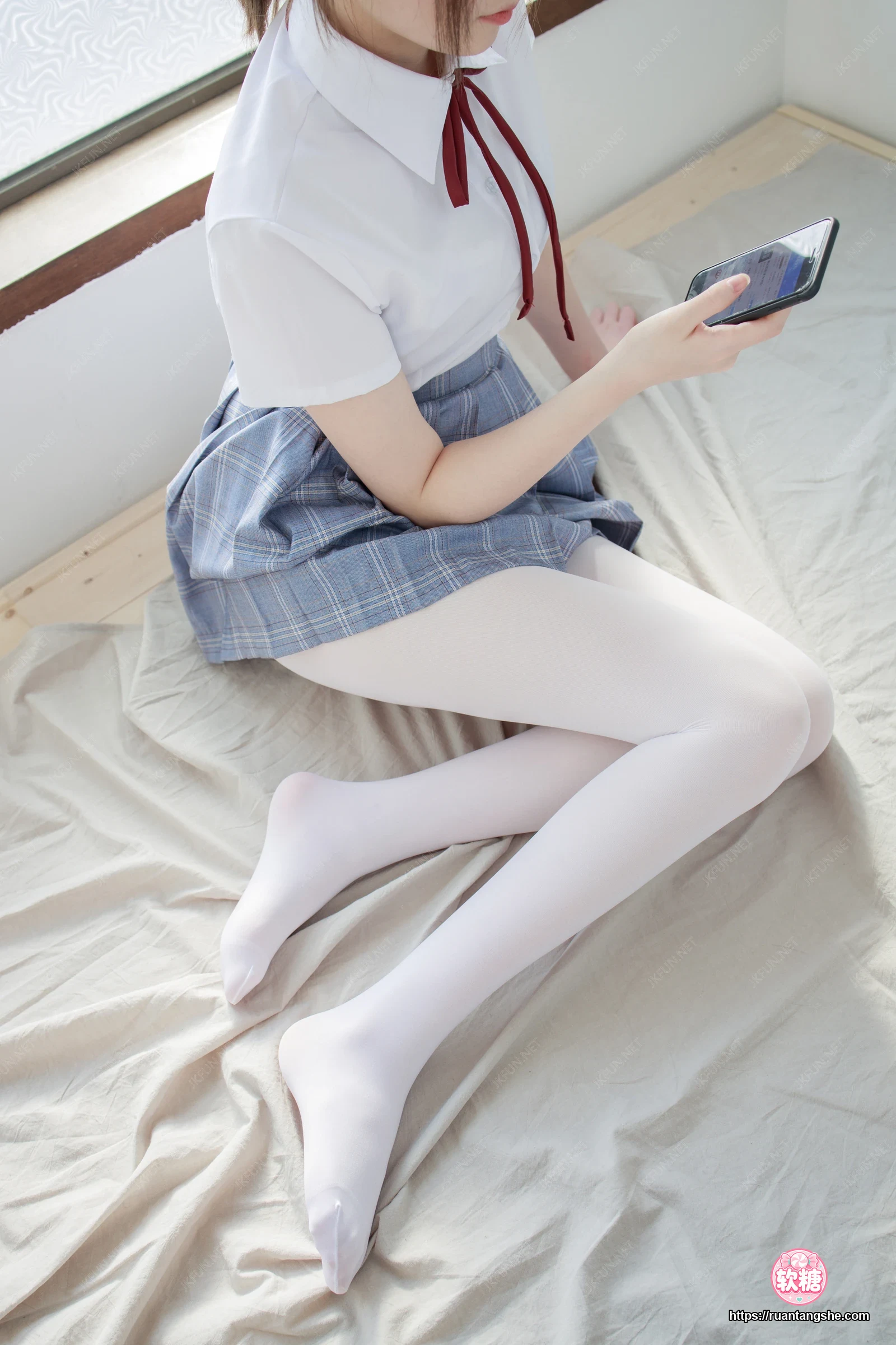 森萝财团 JKFUN-002 《踩蛋糕》 Aika