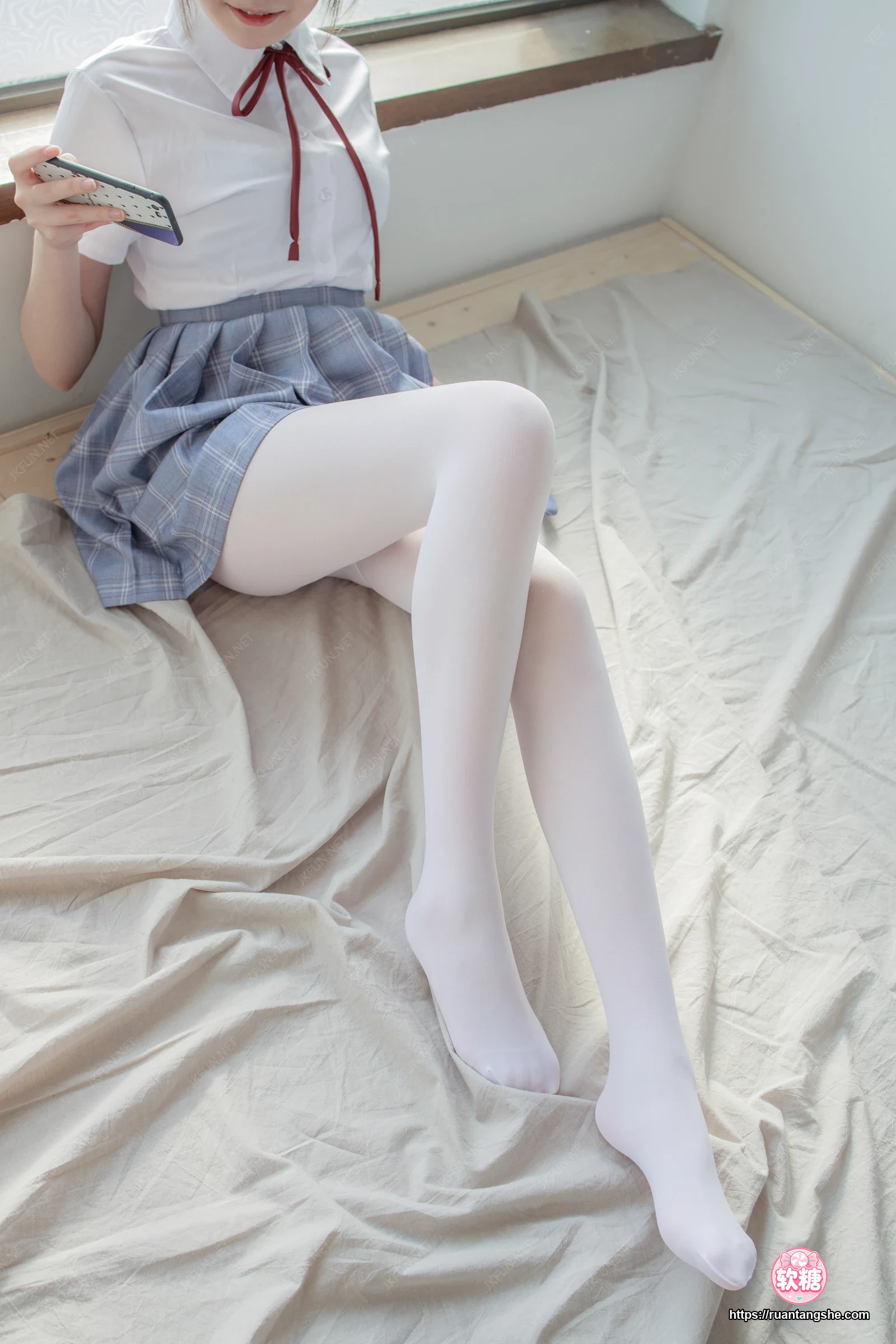 森萝财团 JKFUN-002 《踩蛋糕》 Aika
