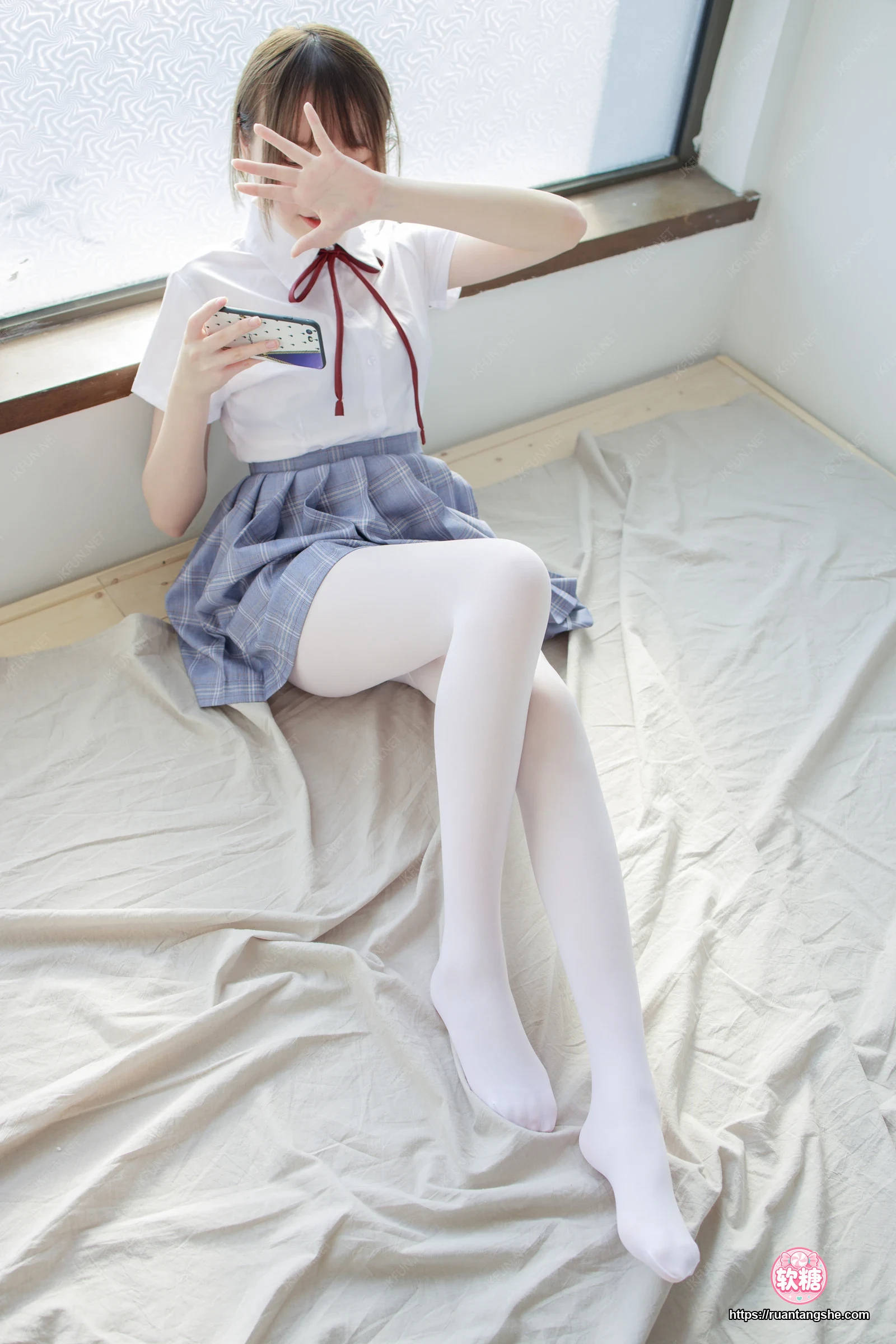 森萝财团 JKFUN-002 《踩蛋糕》 Aika