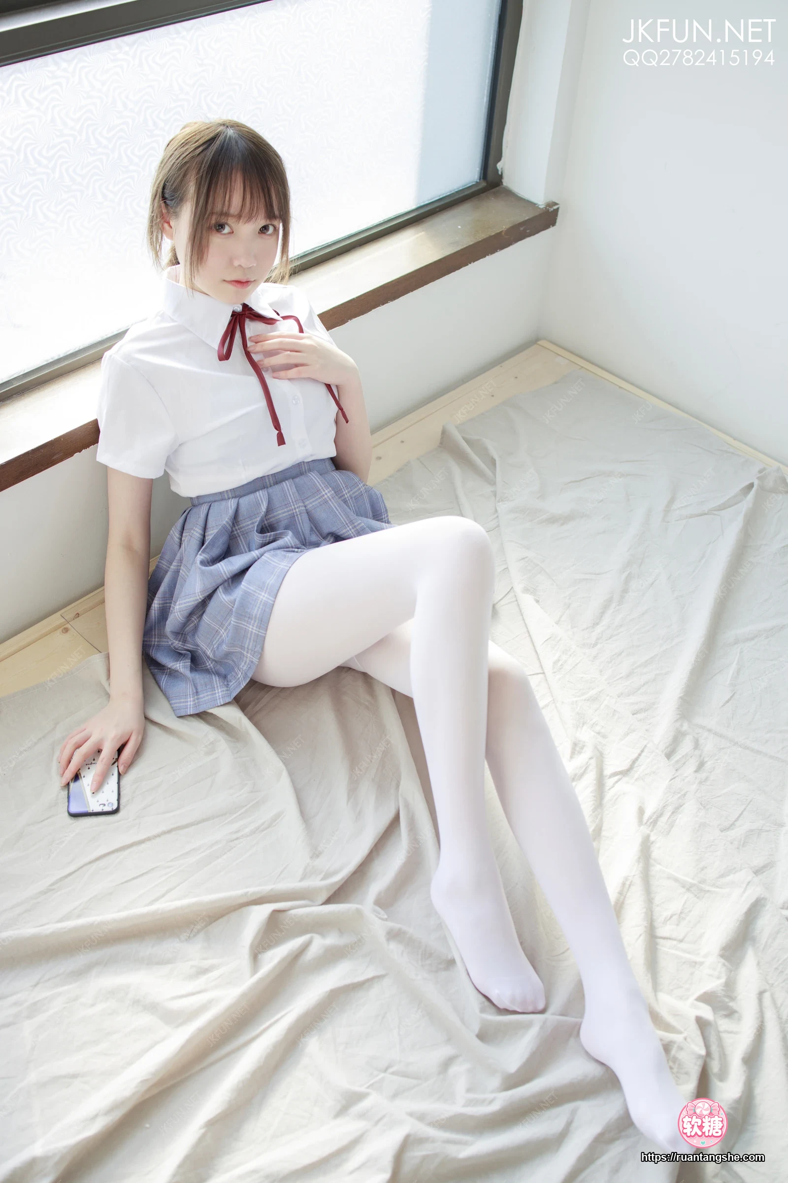 森萝财团 JKFUN-002 《踩蛋糕》 Aika