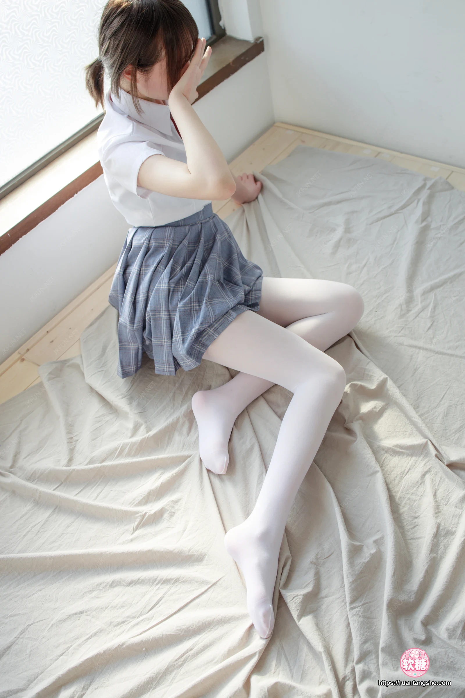 森萝财团 JKFUN-002 《踩蛋糕》 Aika