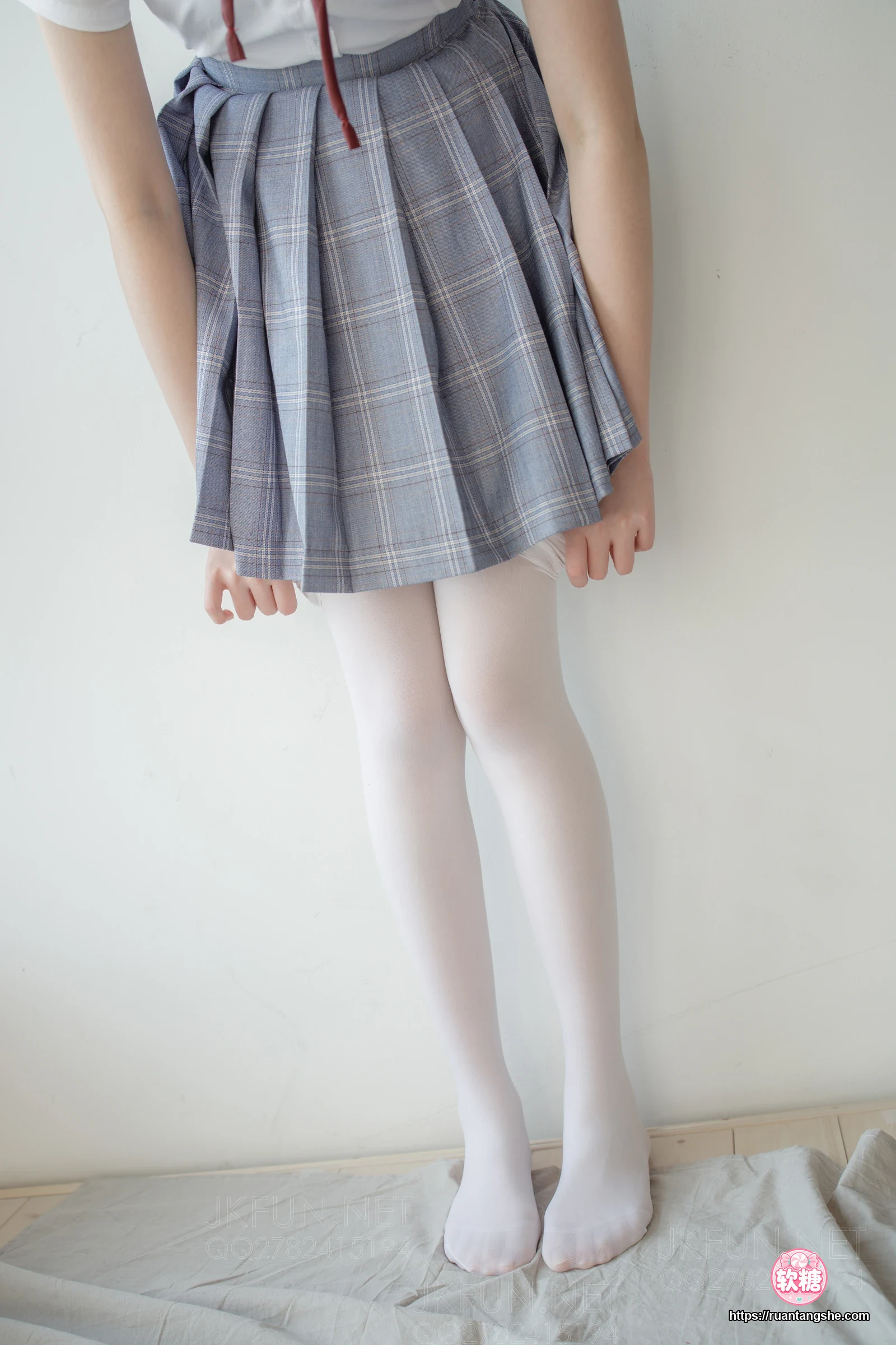 森萝财团 JKFUN-002 《踩蛋糕》 Aika