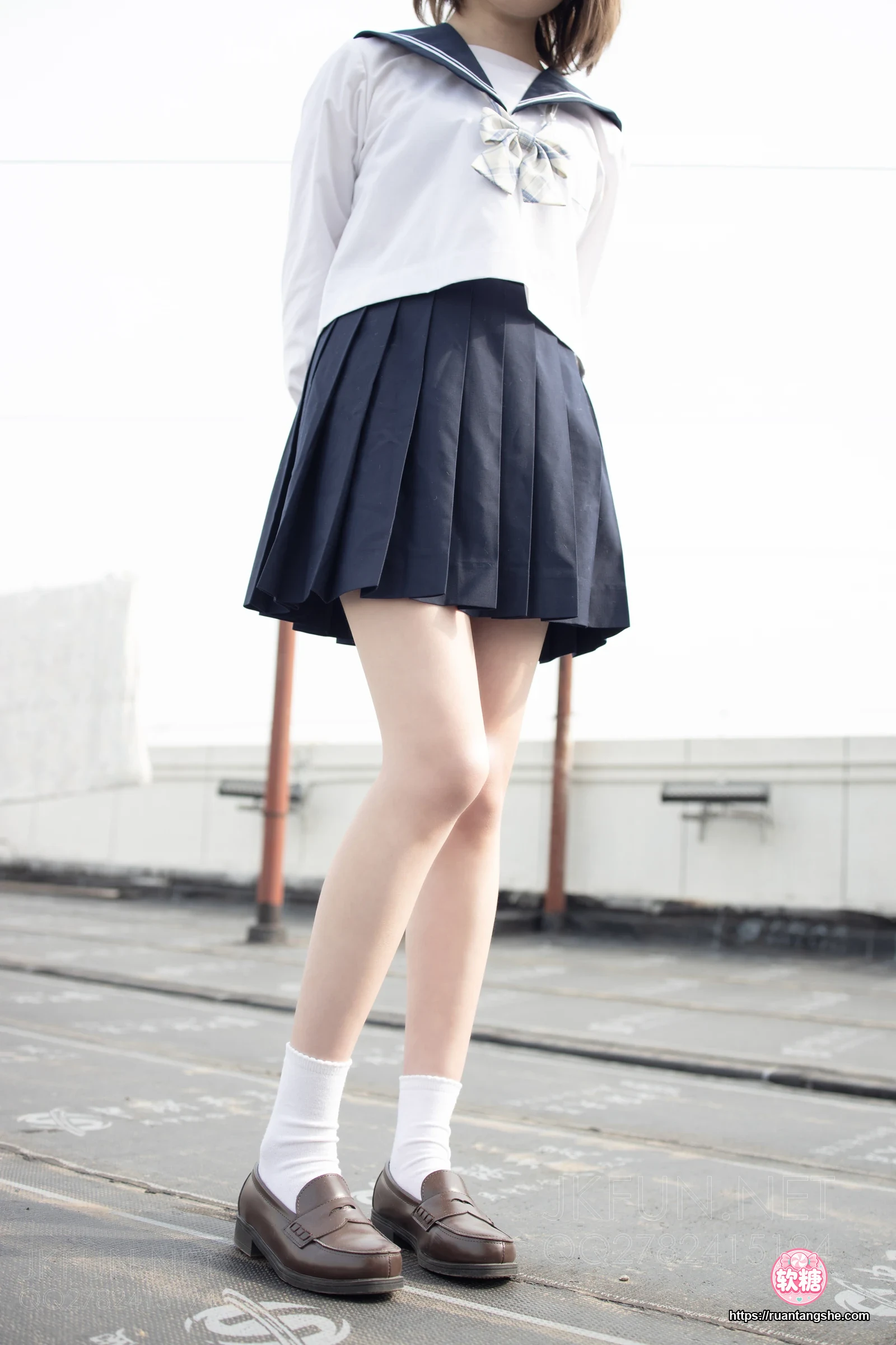 森萝财团 JKFUN-002 《踩蛋糕》 Aika