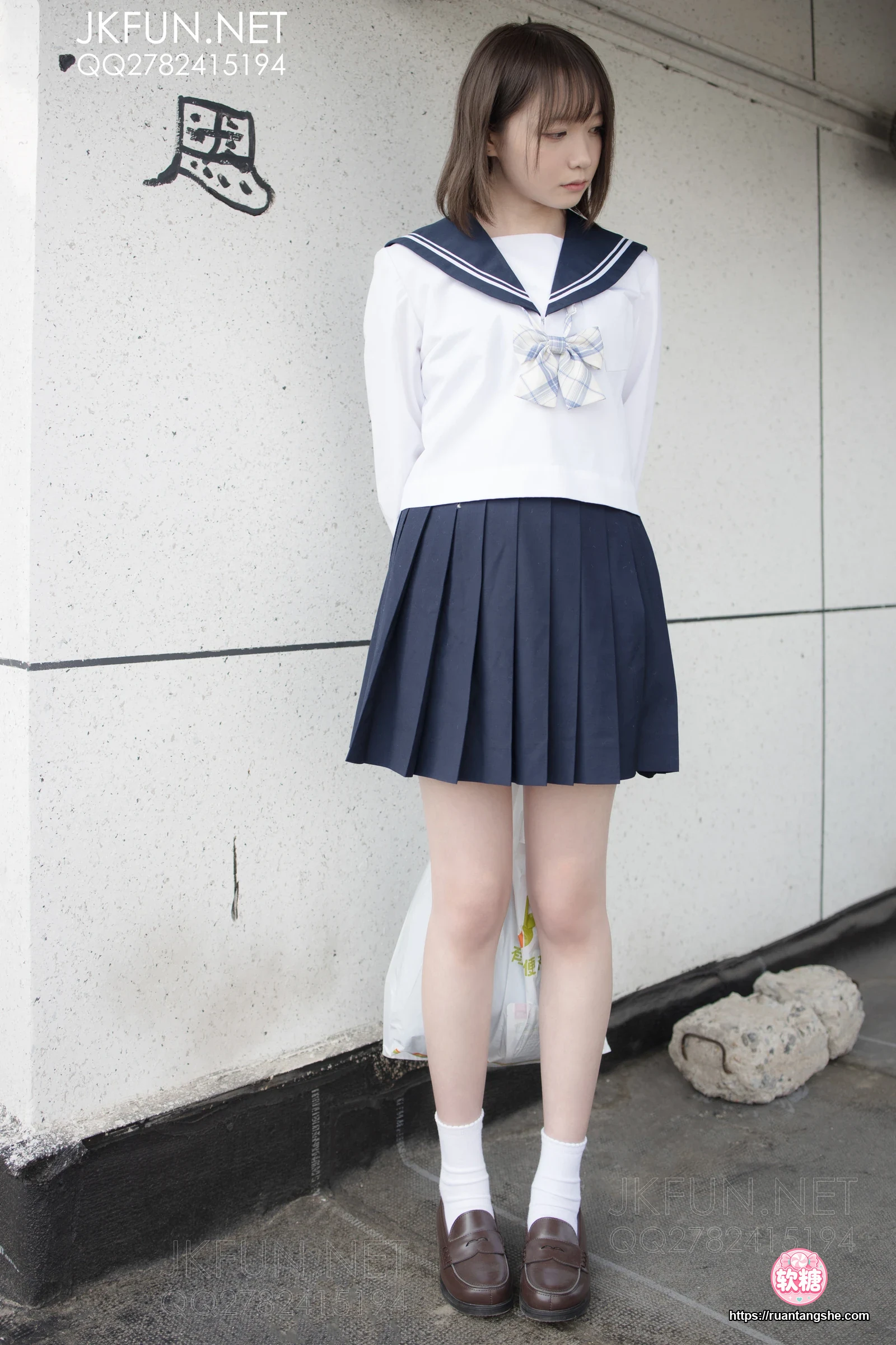 森萝财团 JKFUN-002 《踩蛋糕》 Aika