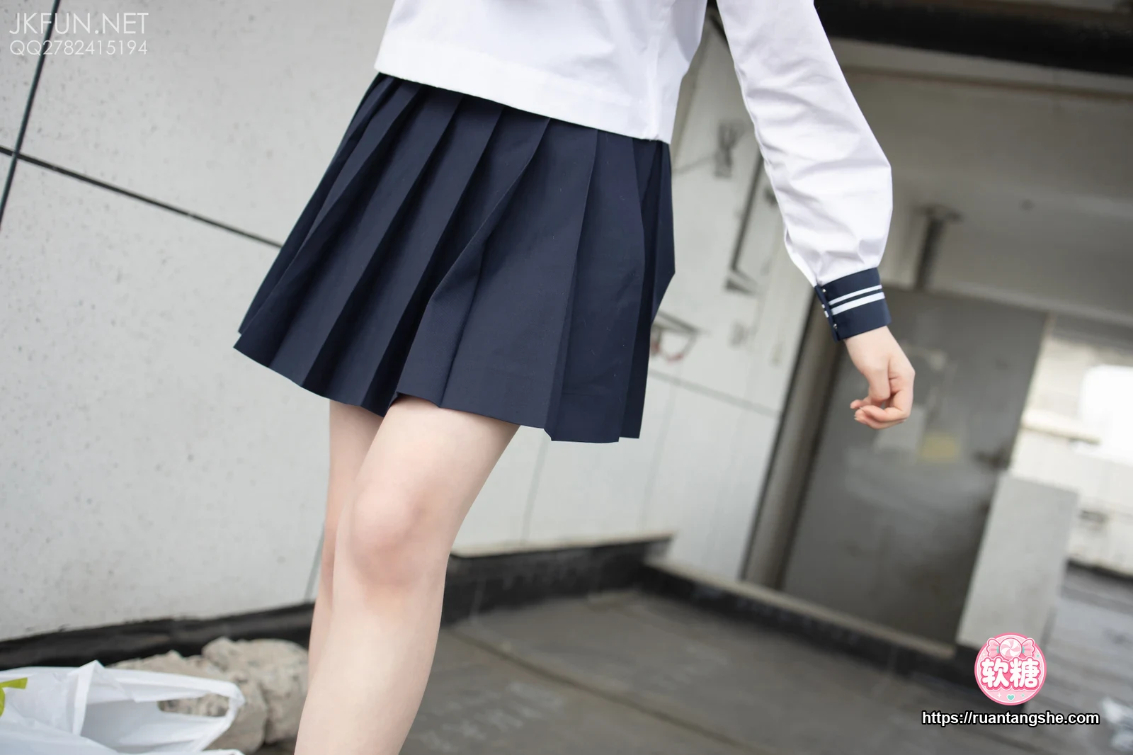 森萝财团 JKFUN-002 《踩蛋糕》 Aika