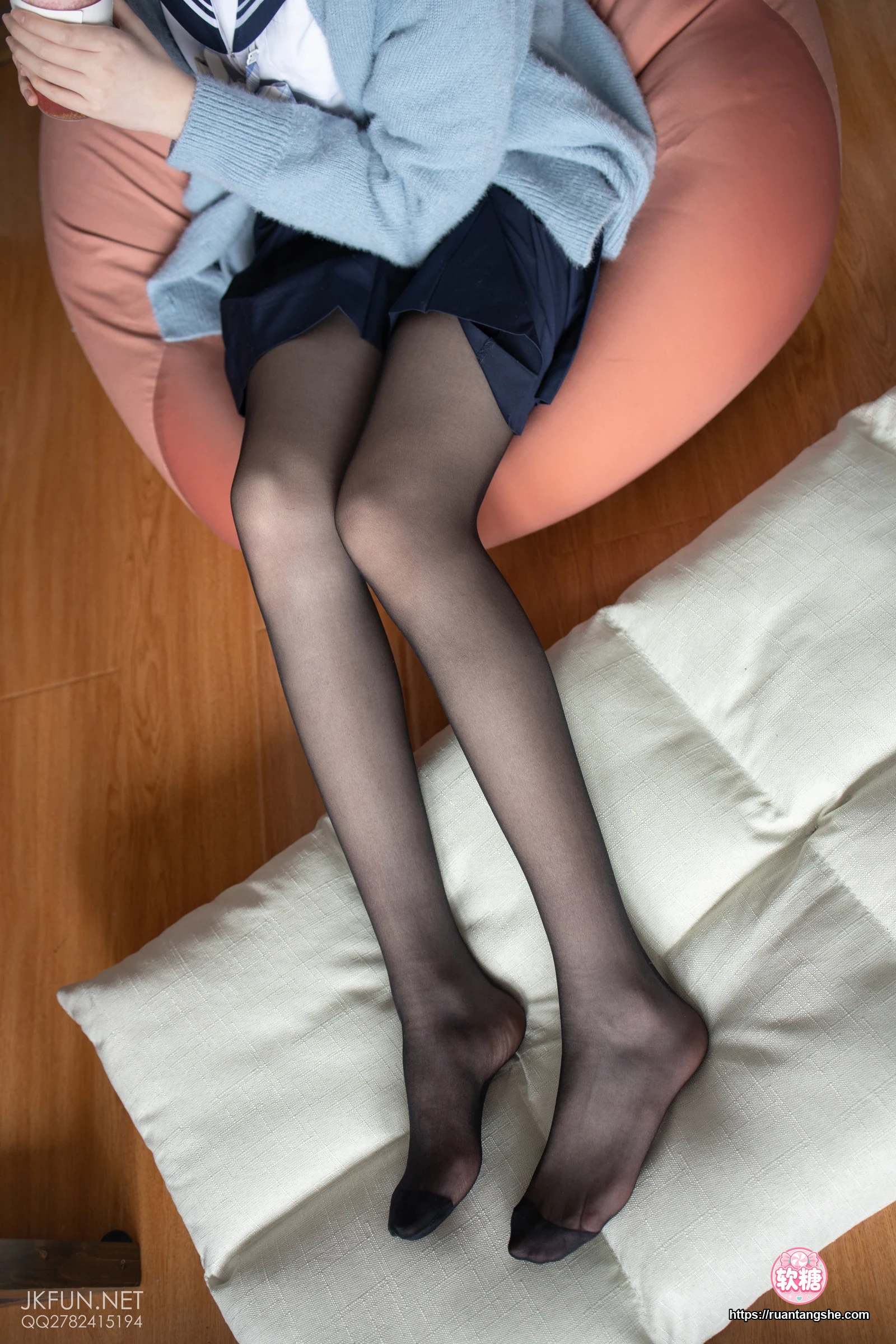森萝财团 JKFUN-002 《踩蛋糕》 Aika