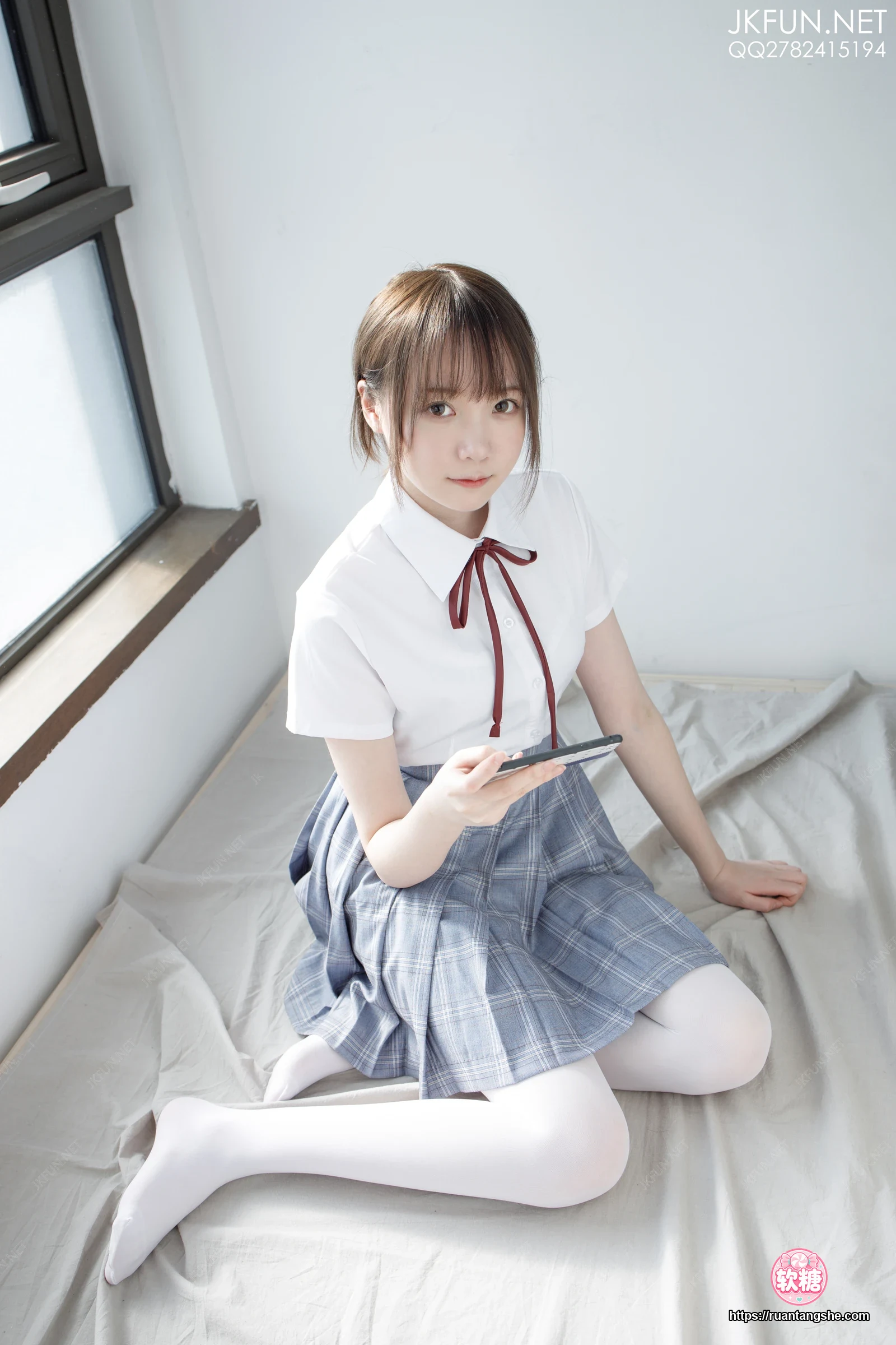 森萝财团 JKFUN-002 《踩蛋糕》 Aika